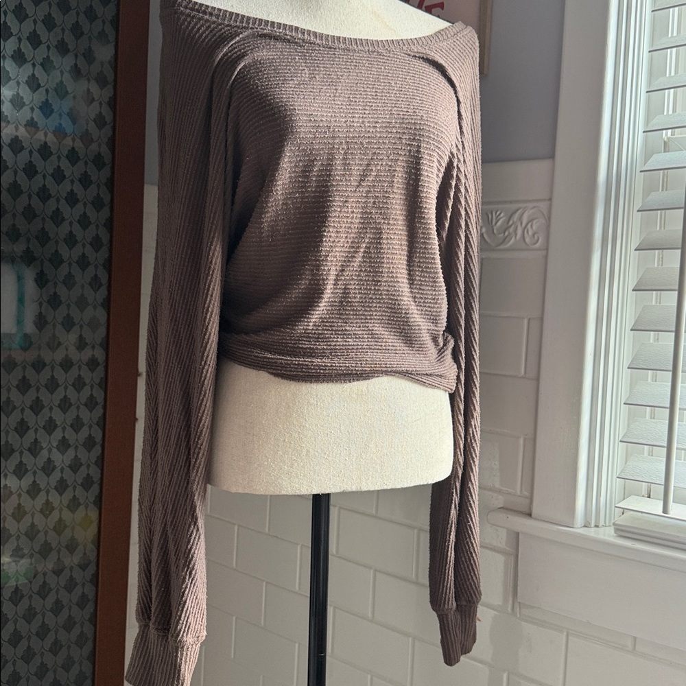 Joah Brown Long Sleeve Top in Brown
